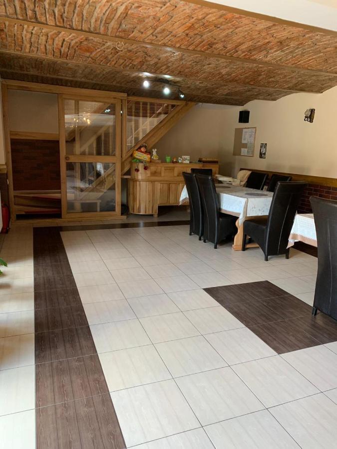 Pensiunea Haiduc Sacele Brasov Esterno foto