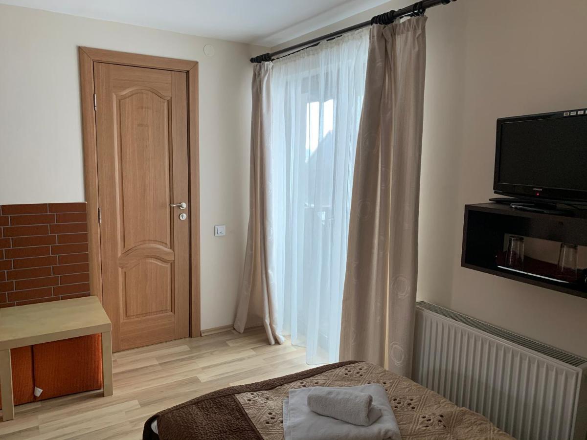 Pensiunea Haiduc Sacele Brasov Esterno foto