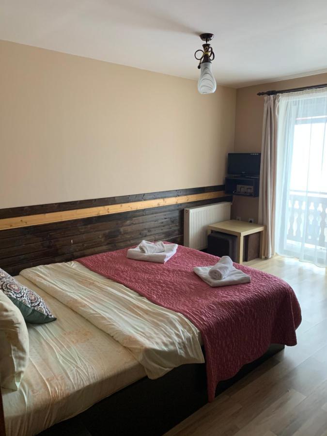 Pensiunea Haiduc Sacele Brasov Esterno foto